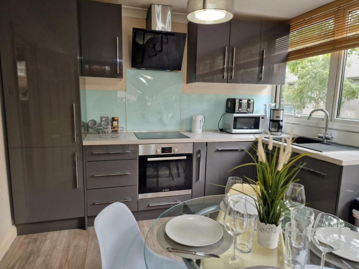2 Bedrooms Flat In Great Location! London Kültér fotó